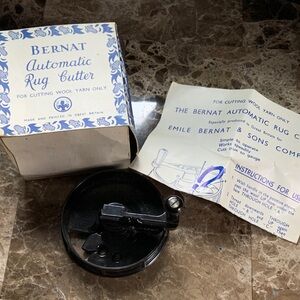 Vintage Wool Yarn Cutting Tool for Rug Making